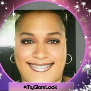 Meet your Posher, Latisa